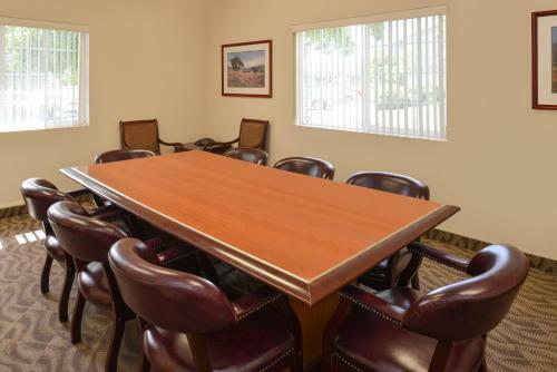 Hotel High Country Inn - Susanville