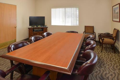 Hotel High Country Inn - Susanville