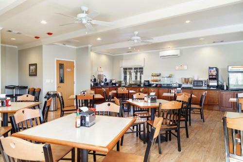 Hotel High Country Inn - Susanville
