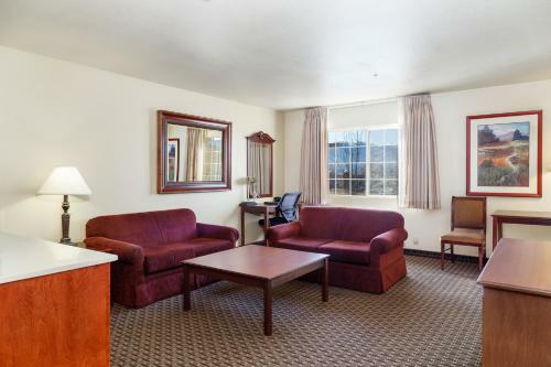 Hotel High Country Inn - Susanville