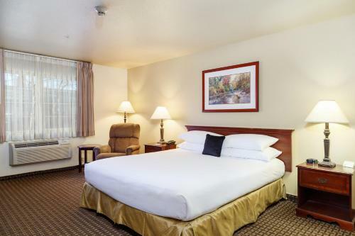 Hotel High Country Inn - Susanville