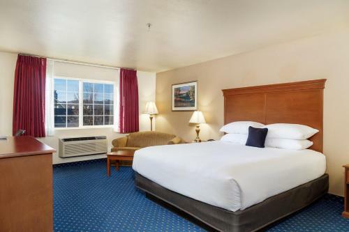 Hotel High Country Inn - Susanville