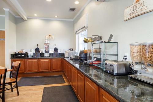 Hotel High Country Inn - Susanville