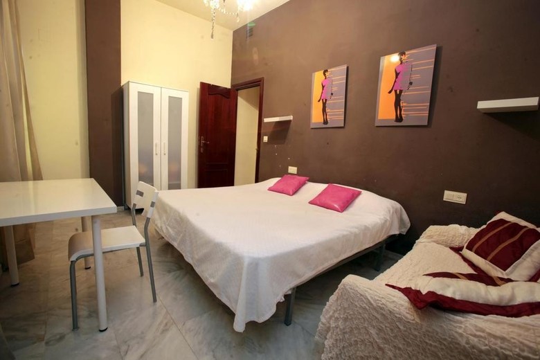 Apartamentos Plaza Merced, 22