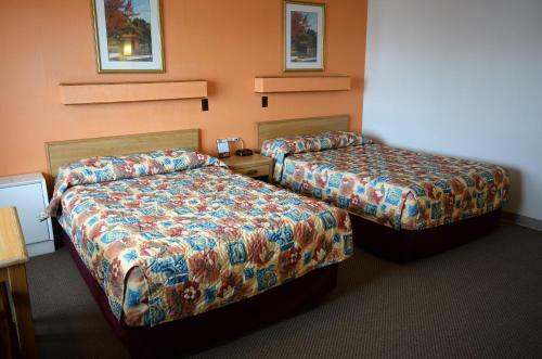 Motel Budget Host Inn - Iron Mountain