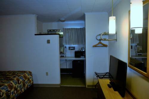 Motel Budget Host Inn - Iron Mountain