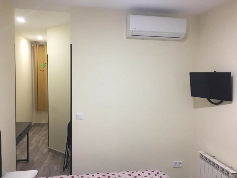 Hostal Jqc Rooms