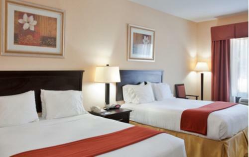 Holiday Inn Express Hotel & Suites Laurel