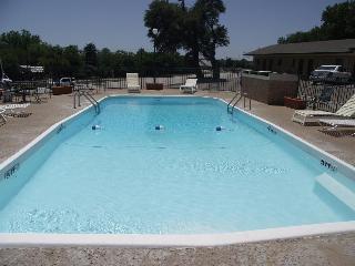 Hotel Glen Rose Inn And Suites