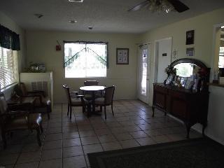 Hotel Glen Rose Inn And Suites
