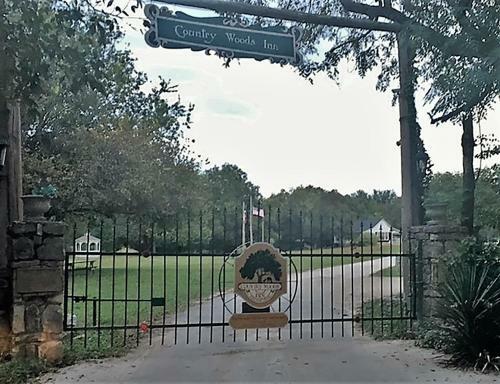 Posada Country Woods Inn