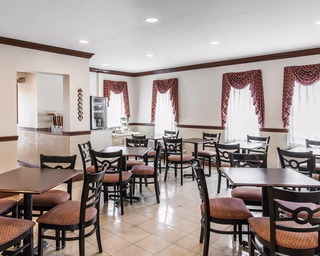 Hotel Quality Inn & Suites