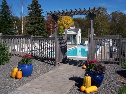 Seascape Motel & Cottages