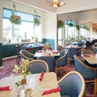 Hotel Fireside Inn & Suites