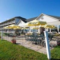 Hotel Fireside Inn & Suites