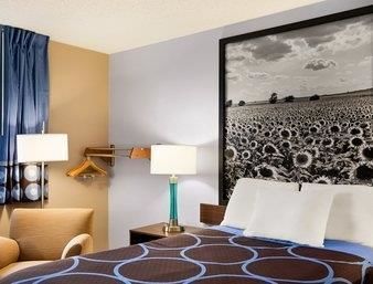Hotel Super 8 Pittsburg Ks