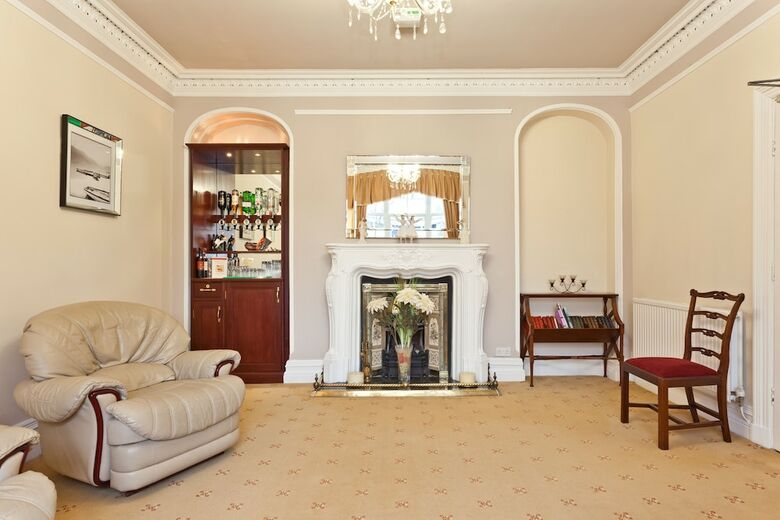 Hostal Beaumont House