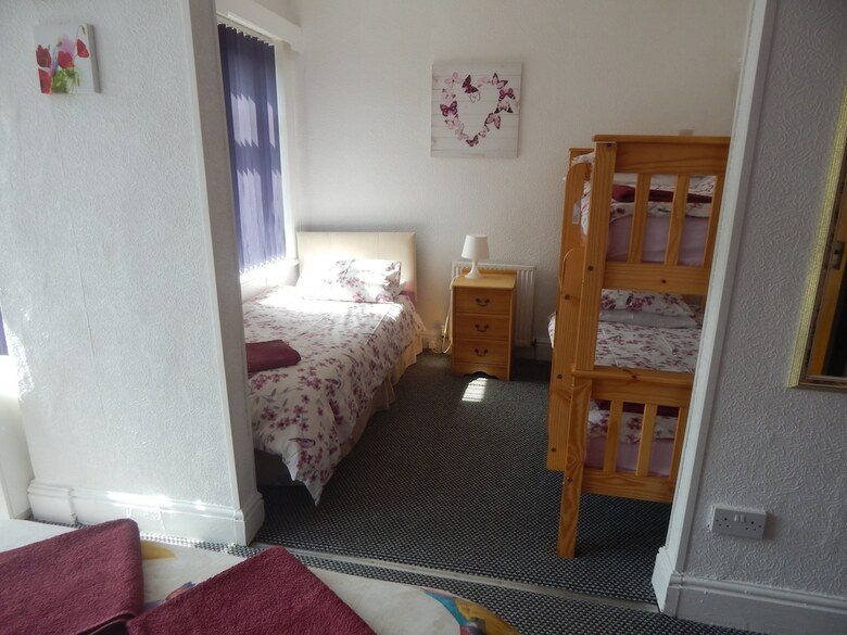 Bed & Breakfast Llanryan Guest House
