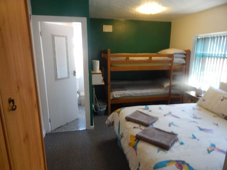Bed & Breakfast Llanryan Guest House