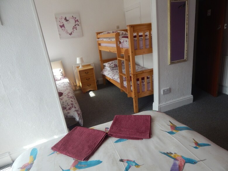 Bed & Breakfast Llanryan Guest House
