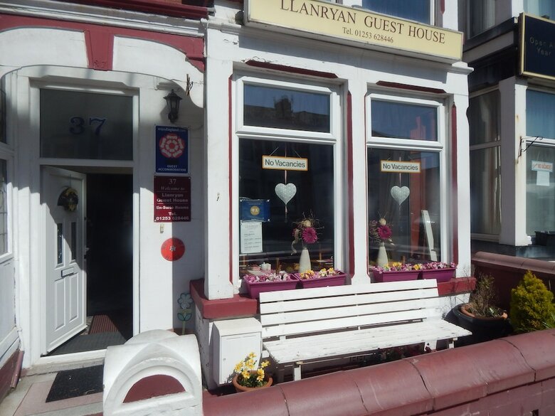 Bed & Breakfast Llanryan Guest House