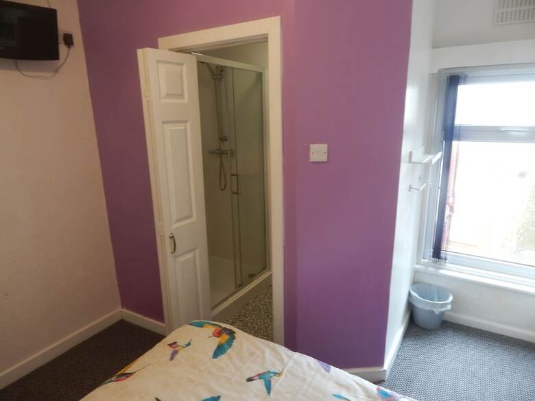 Bed & Breakfast Llanryan Guest House
