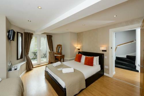 Bed & Breakfast Martins Guest House