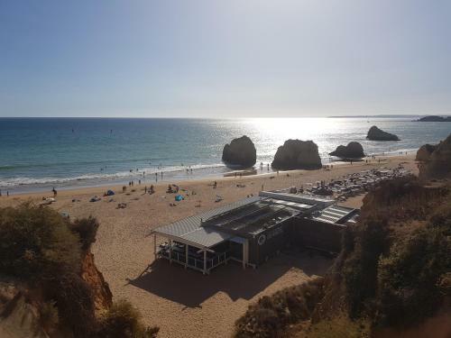 Apartamento Rocha Tower By Beach Rentals