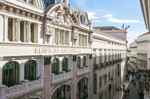 Apartments In Chiado