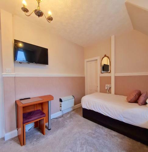 Hostal Corriemar House