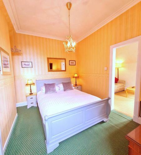 Hostal Corriemar House