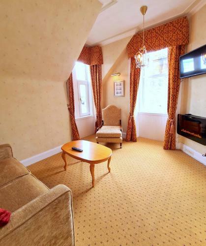 Hostal Corriemar House