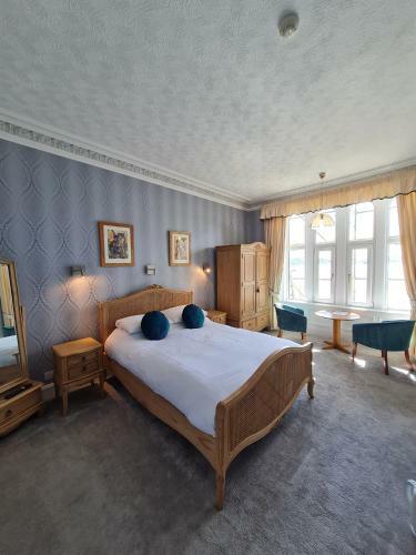 Hostal Corriemar House