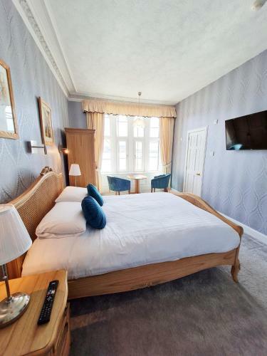 Hostal Corriemar House