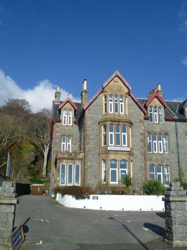 Hostal Corriemar House