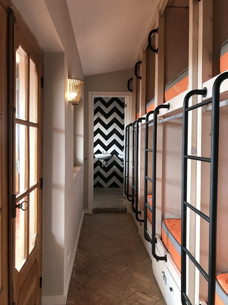 Albergue Nice Way Cascais & Surf Camp