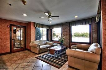 Hotel Christopher Inn And Suites