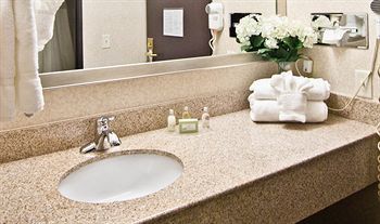 Hotel Christopher Inn And Suites
