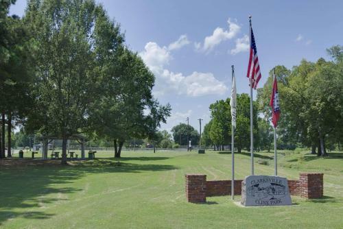 Motel Super 8 By Wyndham Clarksville Ar