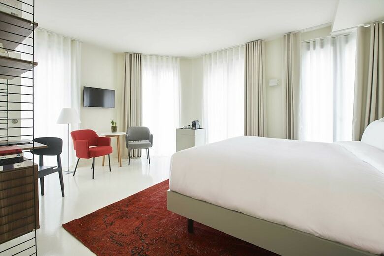9hotel Sablon