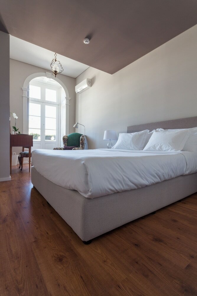 Hostal B The Guest Downtown