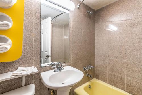 Elmsford Motel