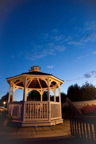 Bed & Breakfast Inn At Harbor Hill Marina
