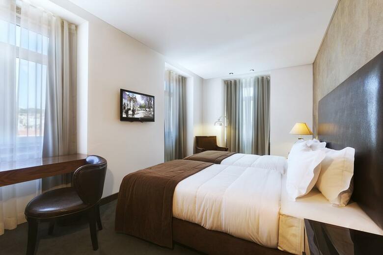 Lisboa Carmo Hotel