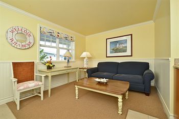 Hotel Avila Lighthouse Suites