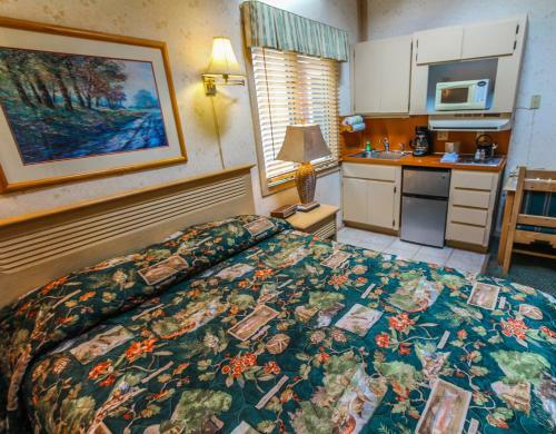 Smoketree Lodge
