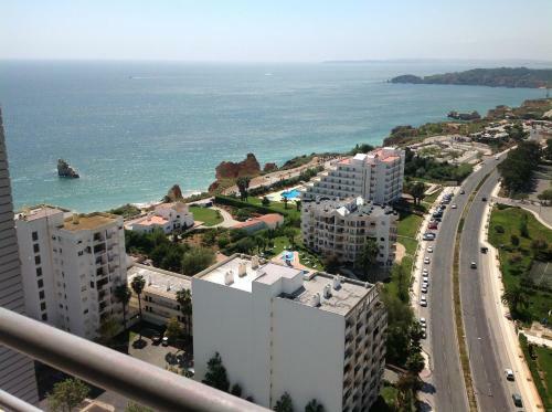 Apartamentos Turisticos Coral Da Rocha 1