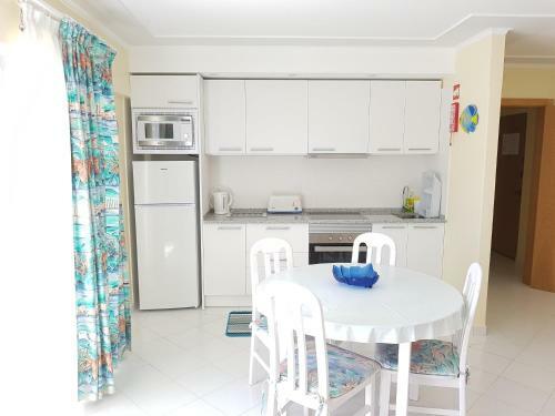 Apartamentos Turisticos Coral Da Rocha 1