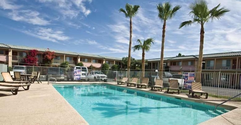 Hotel Brawley Inn