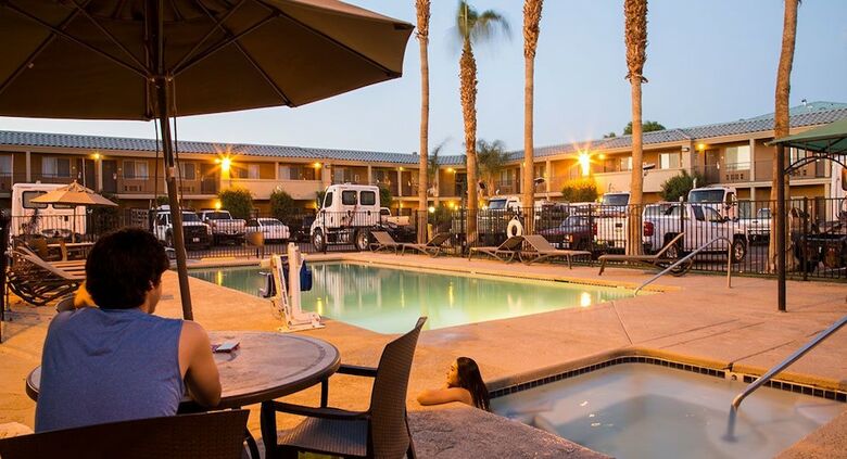 Hotel Brawley Inn